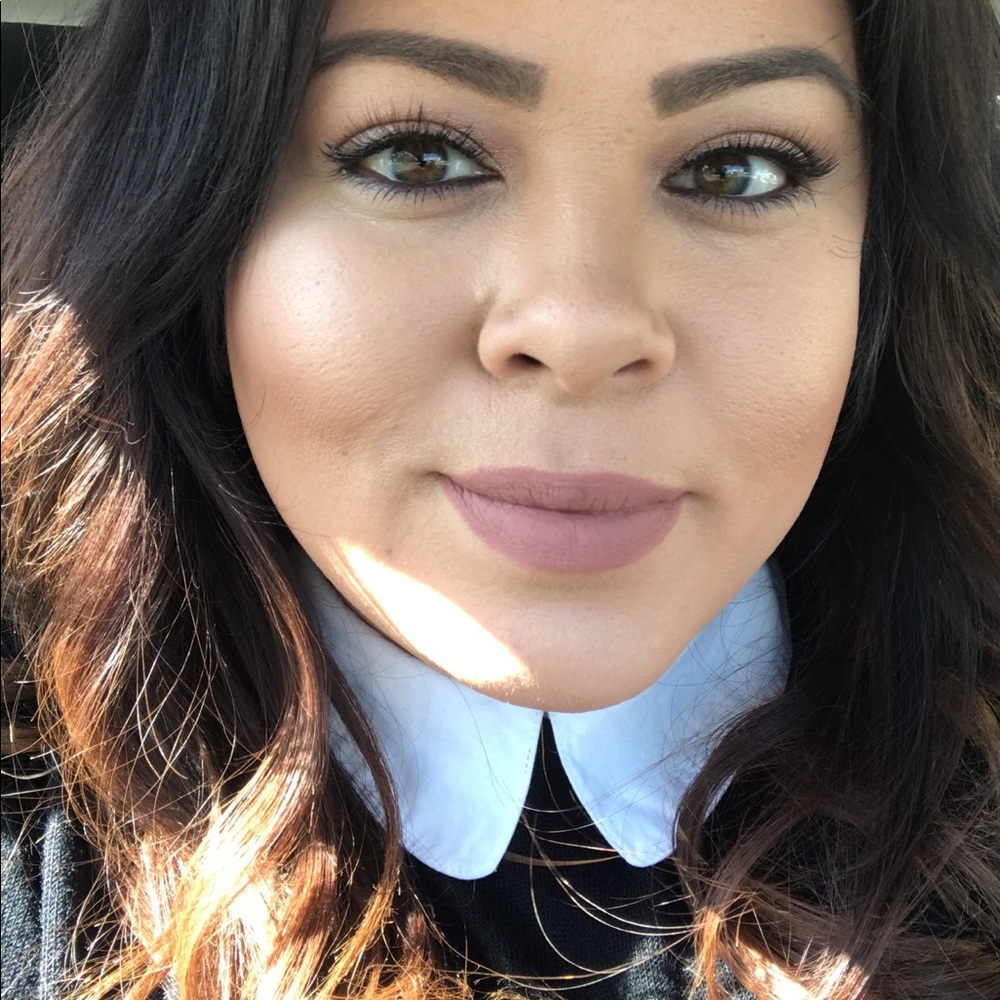 Meet your Posher, Angela